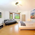 W-apartments - Spacious Parking, Ev-station, Washer & Private Garden *
