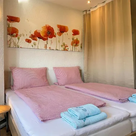 W-apartments - Spacious Parking, Ev-station, Washer & Private Garden Apartament